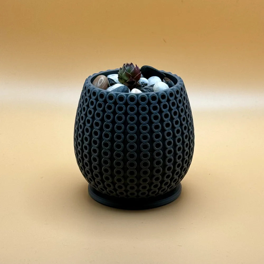 planter with circle pattern