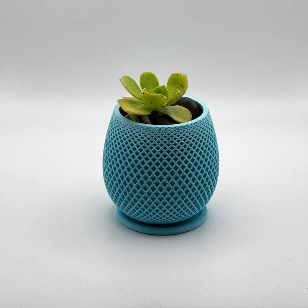 planter with polygon pattern
