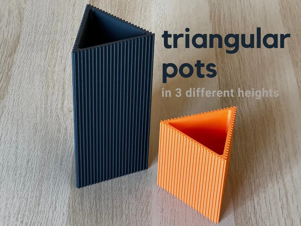 set of 3 triangular pots with pattern