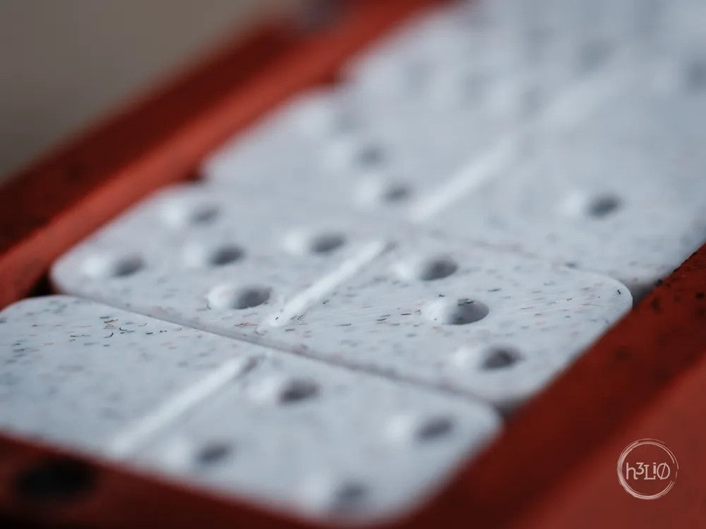 dominoes