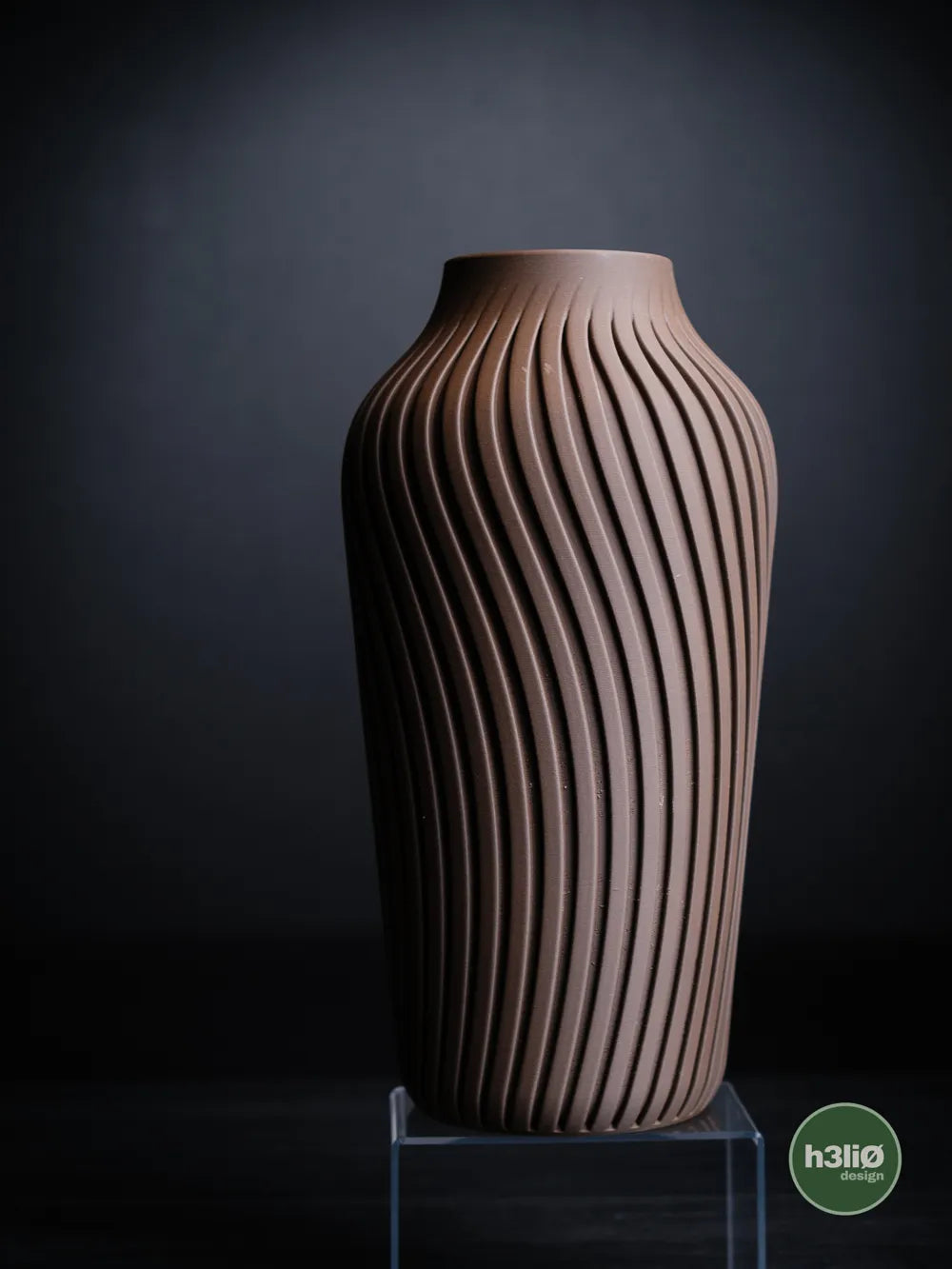 radiate · vase