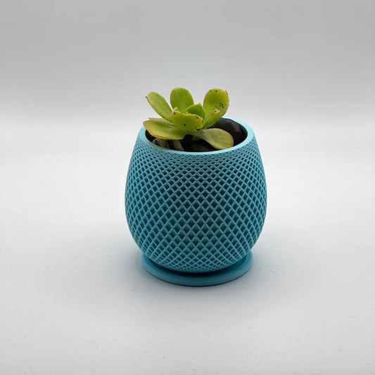 planter with polygon pattern
